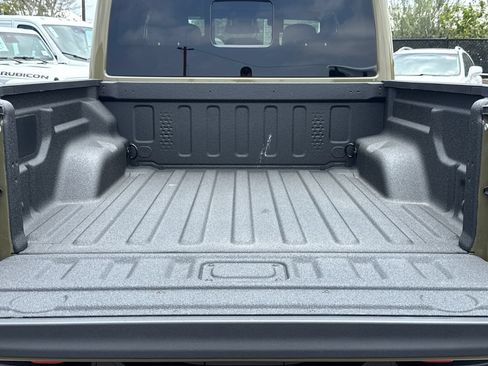 New 2026 Jeep Gladiator Rubicon AWD/4WD image 13