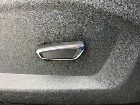 Used 2019 Ford Edge SEL FWD image 40