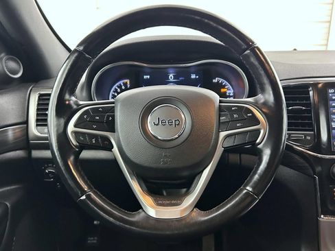 Used 2022 Jeep Grand Cherokee Laredo X AWD/4WD image 11