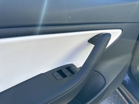 Used 2020 Tesla Model 3 Performance image 21