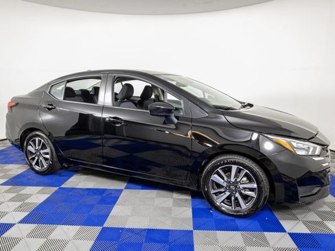 Used 2025 Nissan Versa SV FWD image 4