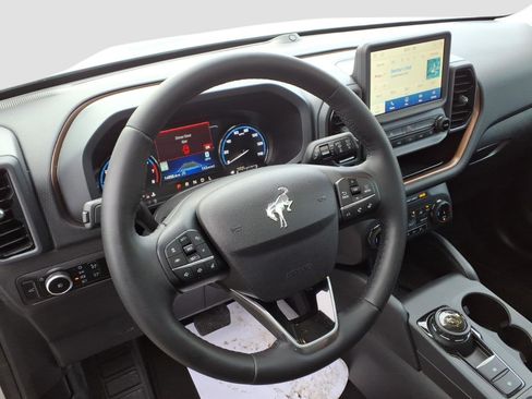 Used 2024 Ford Bronco Sport Outer Banks w/ Tech Package image 13