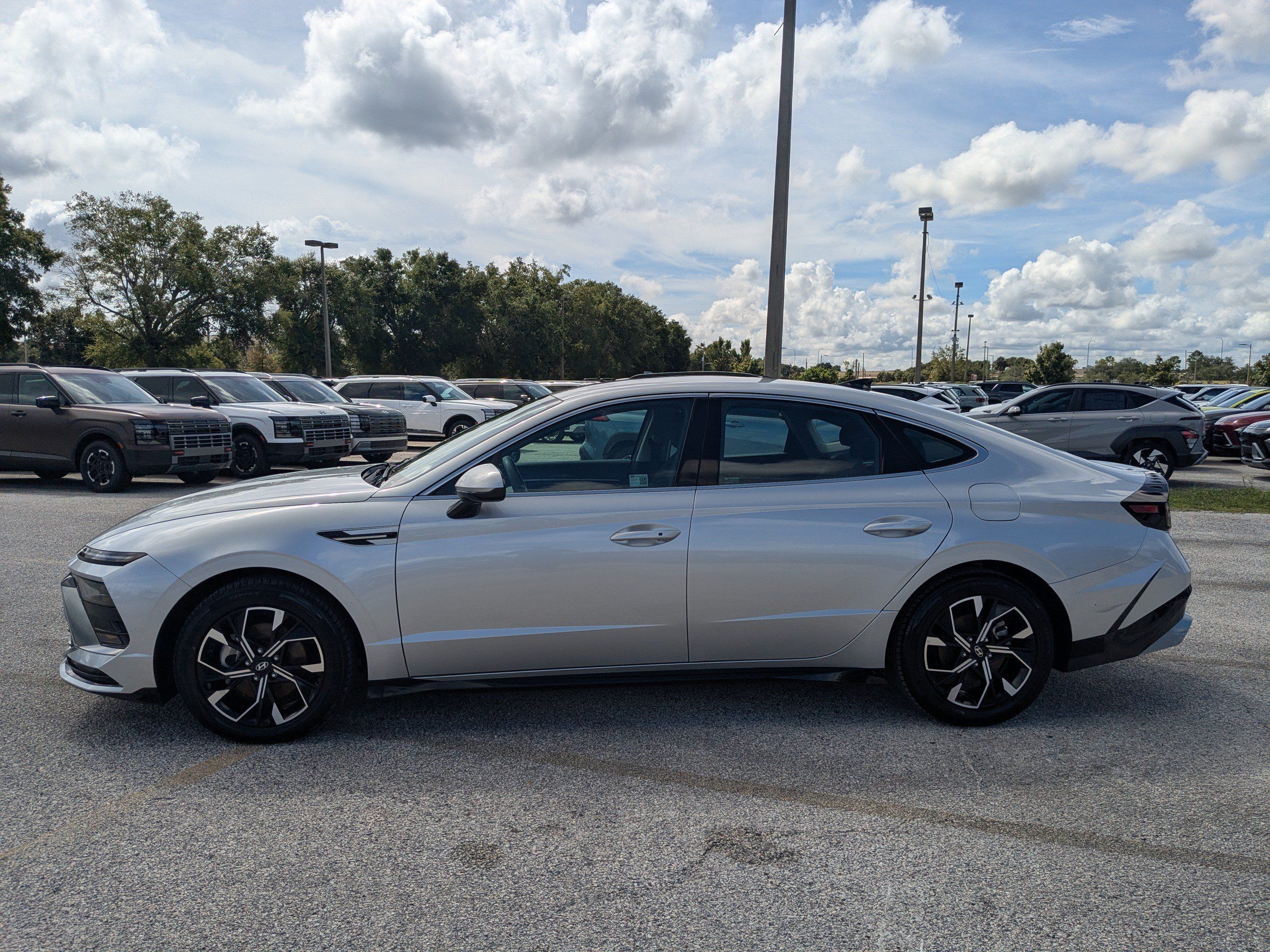 Certified 2025 Hyundai Sonata SEL FWD image 8