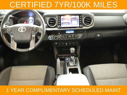Used 2022 Toyota Tacoma TRD Off-Road w/ Technology Package AWD/4WD image 12