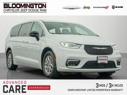 Used 2024 Chrysler Pacifica Touring-L