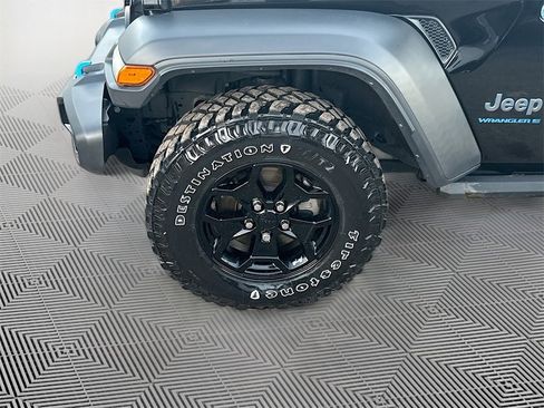 Used 2023 Jeep Wrangler Unlimited w/ Cold Weather Group image 34