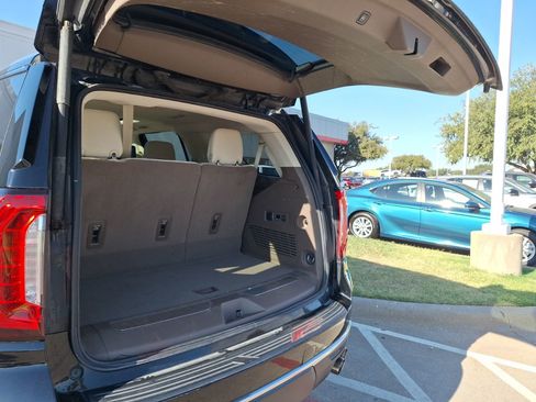 Used 2021 GMC Yukon Denali w/ Denali Premium Package image 39