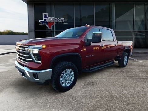 Used 2025 Chevrolet Silverado 2500 LTZ w/ LTZ Convenience Package image 8