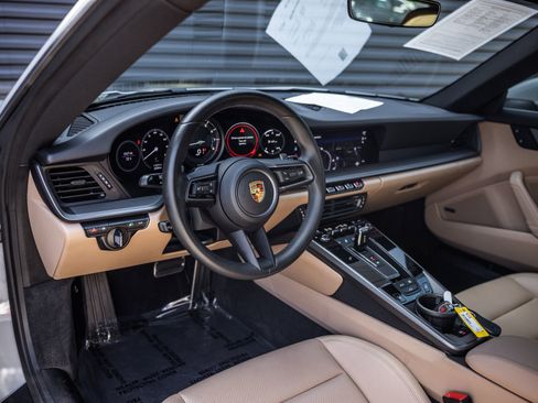 Certified 2023 Porsche 911 Carrera S RWD image 4