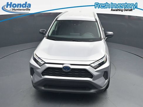 Used 2024 Toyota RAV4 LE AWD/4WD image 15