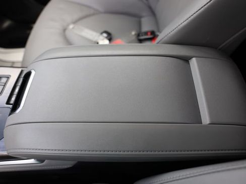 Used 2022 Toyota Highlander Platinum FWD image 34