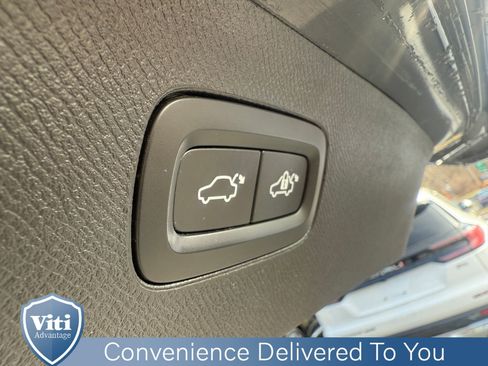 Certified 2022 Volvo XC90 T6 Inscription w/ Lounge Package image 25