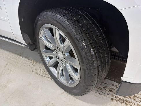 Used 2017 Chevrolet Suburban Premier AWD/4WD image 17