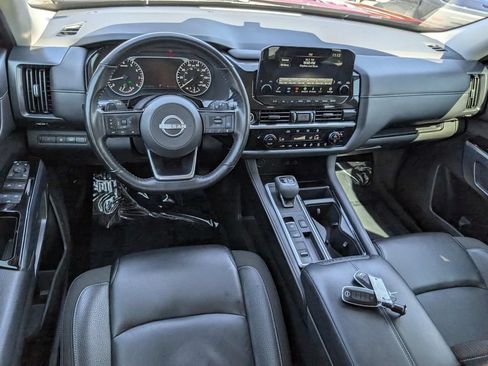 Used 2024 Nissan Pathfinder SL FWD image 20