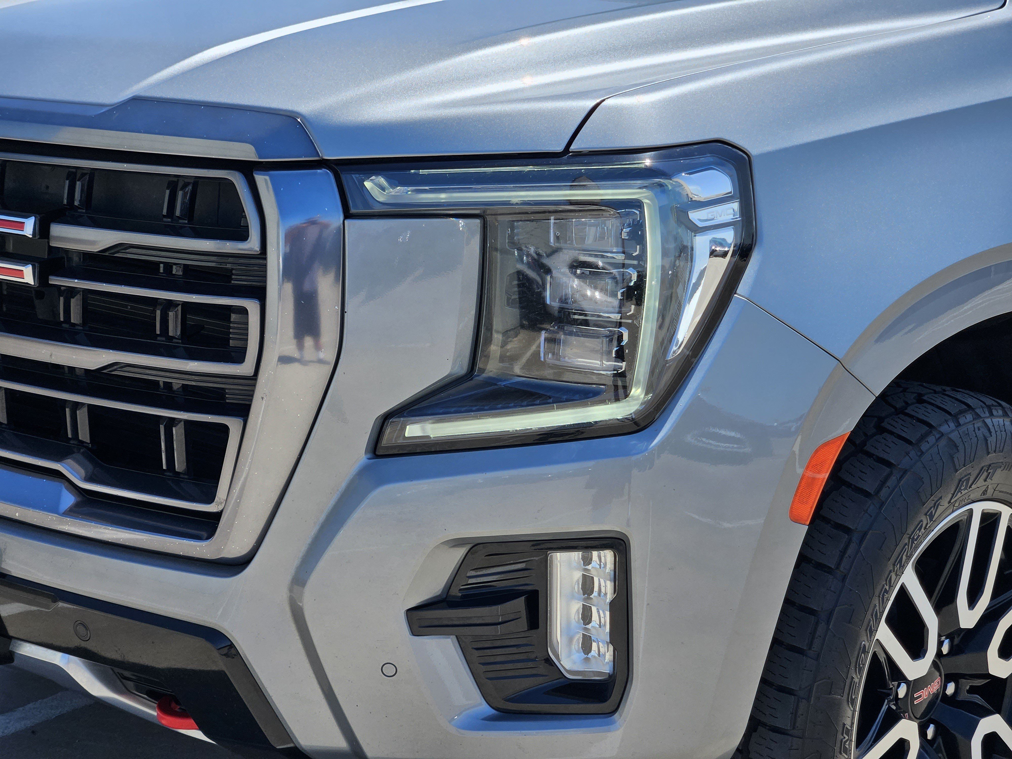 Used 2024 GMC Yukon AT4 w/ Technology Package AWD/4WD image 12