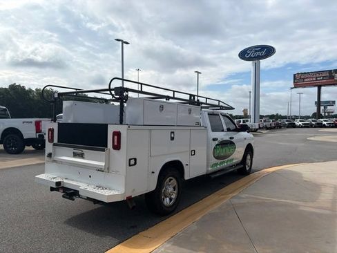 Used 2022 RAM 2500 Tradesman w/ Chrome Appearance Group RWD image 5