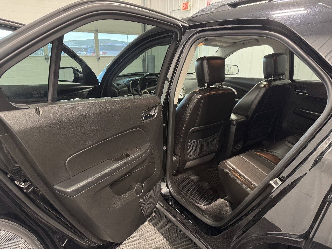 Used 2016 Chevrolet Equinox LTZ w/ Enhanced Convenience Package AWD/4WD image 14