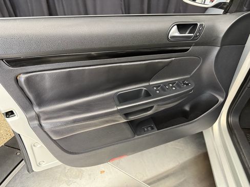 Used 2011 Volkswagen Jetta SE image 28