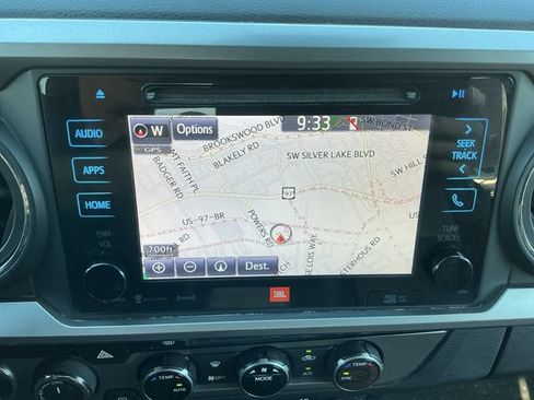 Used 2018 Toyota Tacoma Limited AWD/4WD image 15