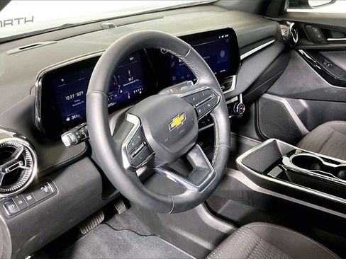 Used 2025 Chevrolet Equinox LT image 10