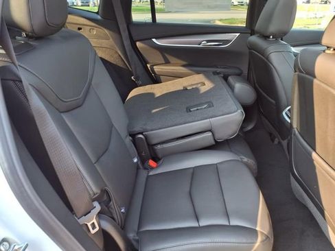 Certified 2025 Cadillac XT6 Luxury image 23