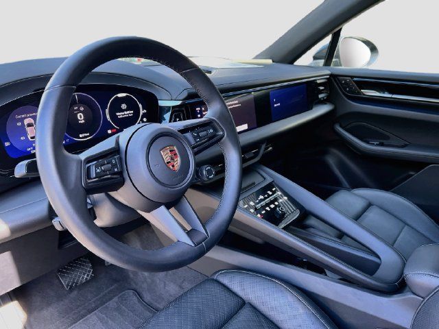 Certified 2025 Porsche Macan 4 Electric AWD/4WD image 4