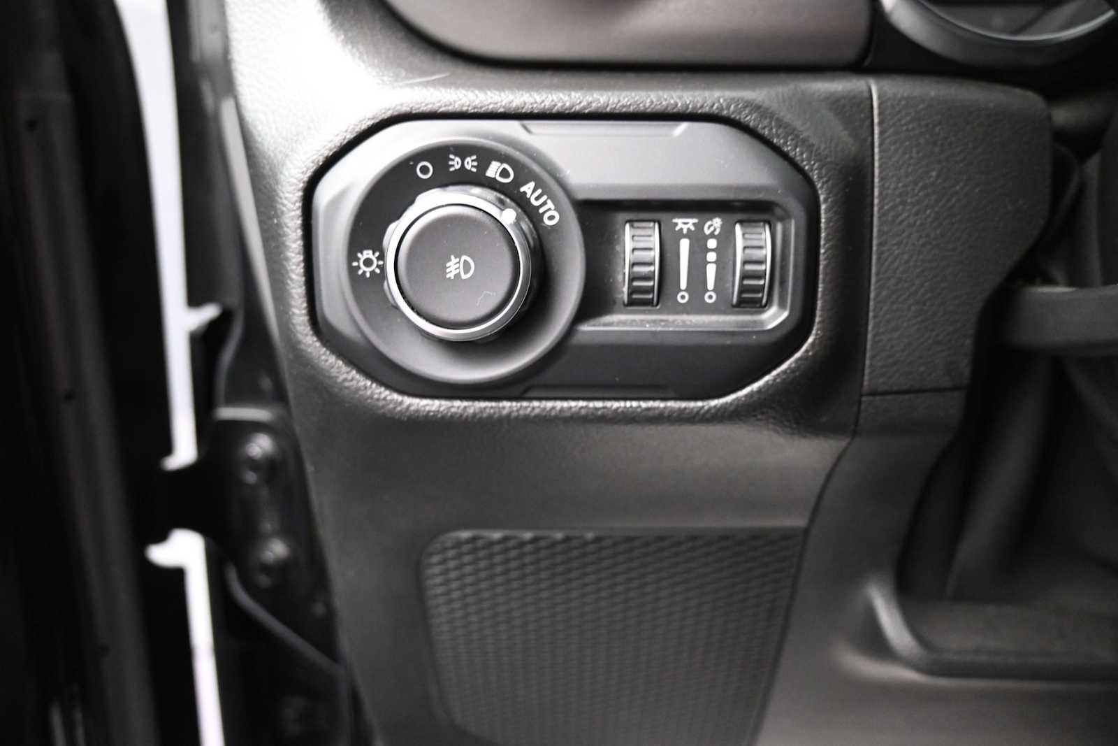 Used 2021 Jeep Wrangler Unlimited Sport AWD/4WD image 10