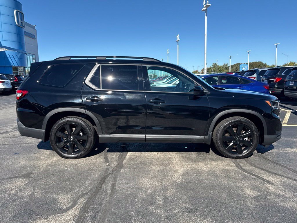 Certified 2025 Honda Pilot Black Edition image 12