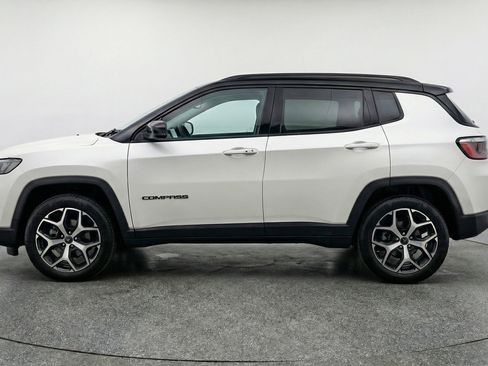 Used 2025 Jeep Compass Limited image 5