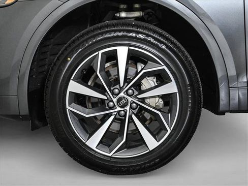 Certified 2024 Audi Q5 2.0T Premium Plus AWD/4WD image 25