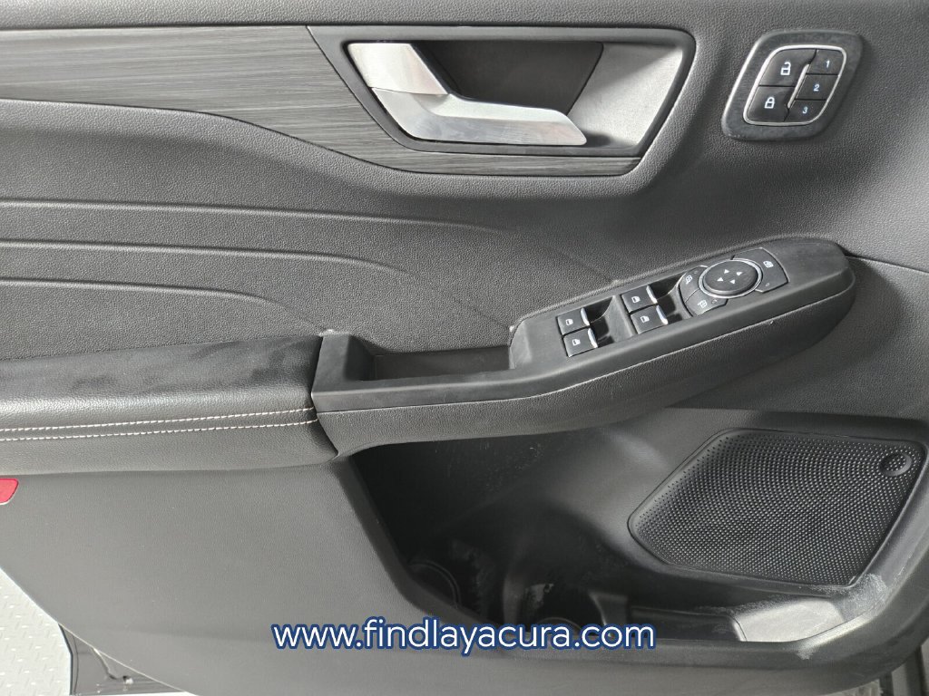 Used 2025 Ford Escape Platinum AWD/4WD image 22