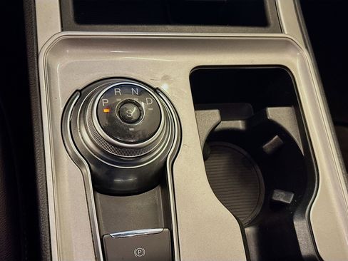 Used 2024 Ford Edge SEL image 25