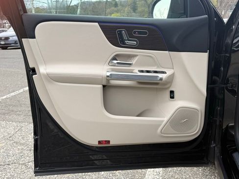 New 2026 Mercedes-Benz GLB 250 4MATIC image 14