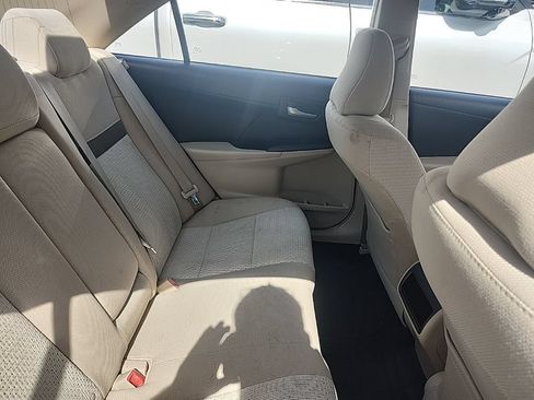 Used 2014 Toyota Camry LE FWD image 3