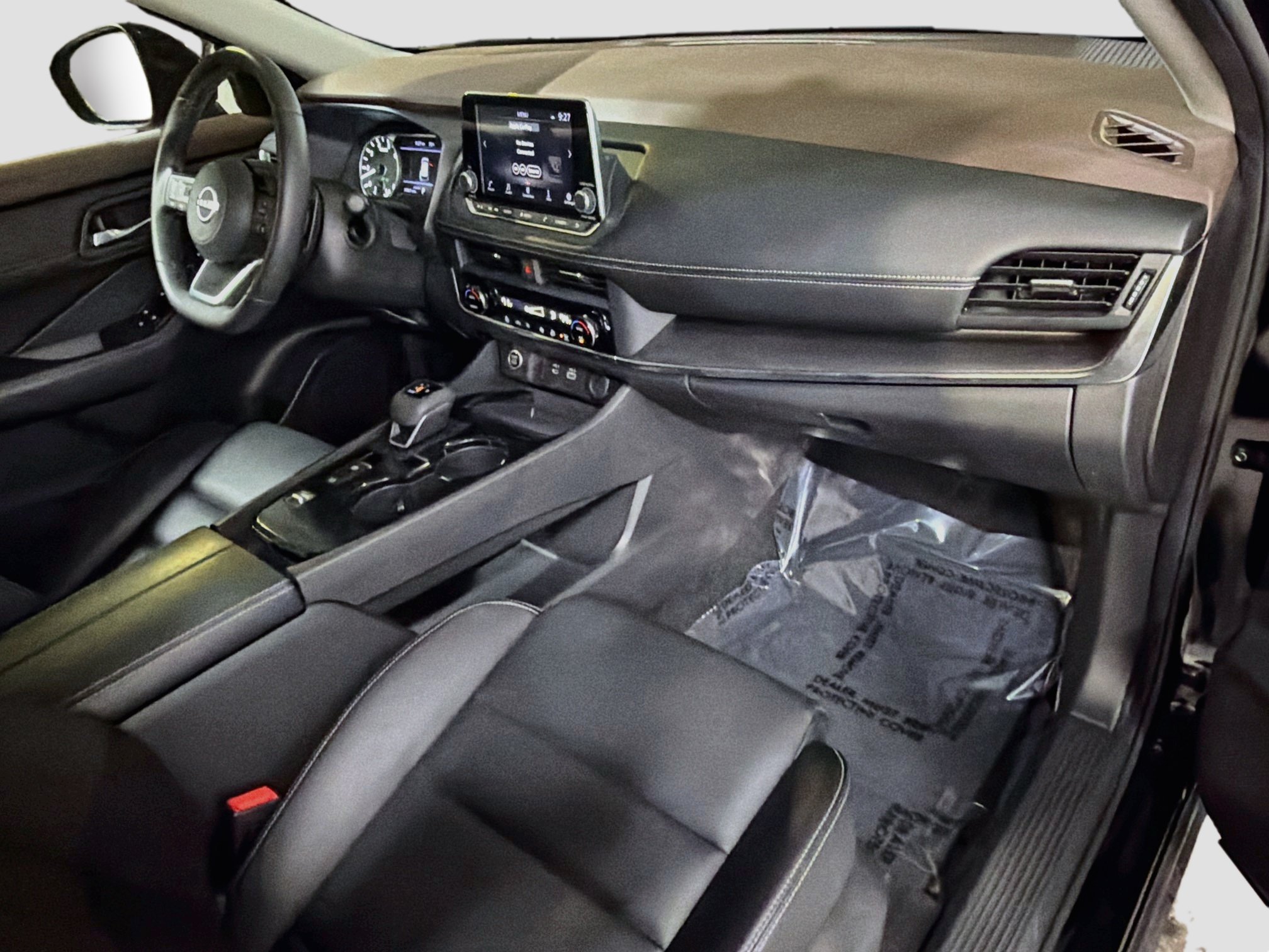 Used 2023 Nissan Rogue SV w/ SV Premium B Package FWD image 13