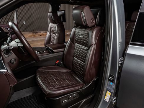 Used 2023 Cadillac Escalade ESV Sport Platinum image 26