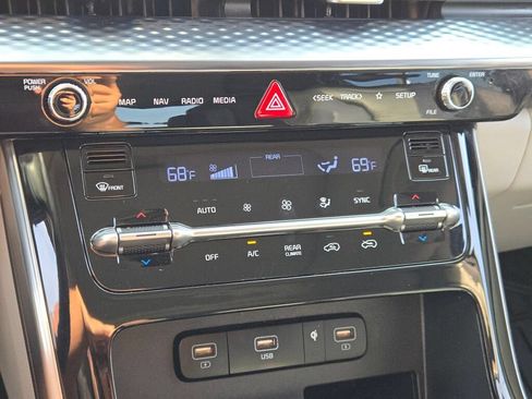 Used 2022 Kia Carnival SX Prestige FWD image 32