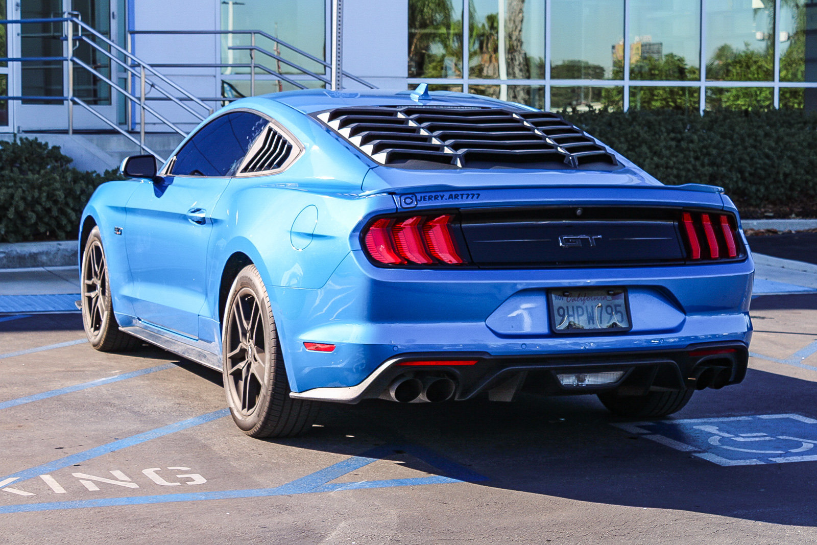 Used 2021 Ford Mustang GT RWD image 9