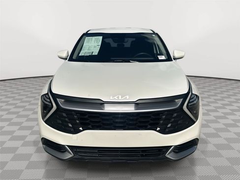 Used 2025 Kia Sportage LX FWD image 2