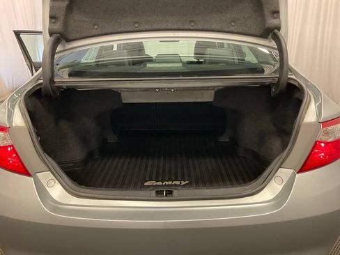 Used 2016 Toyota Camry SE w/ Moonroof Package FWD image 34
