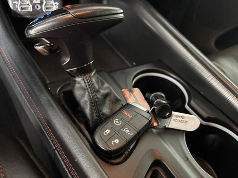 Used 2024 Dodge Durango GT RWD image 24