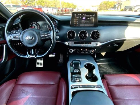 Used 2019 Kia Stinger GT2 image 15