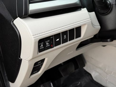 Used 2025 Honda Odyssey EX-L image 16