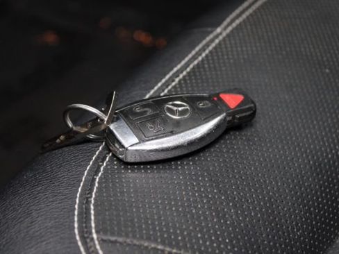 Used 2012 Mercedes-Benz CLS 550 4MATIC image 16