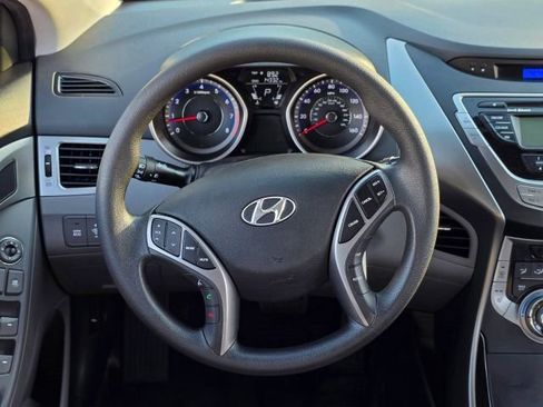 Used 2013 Hyundai Elantra GLS w/ Preferred Pkg image 12