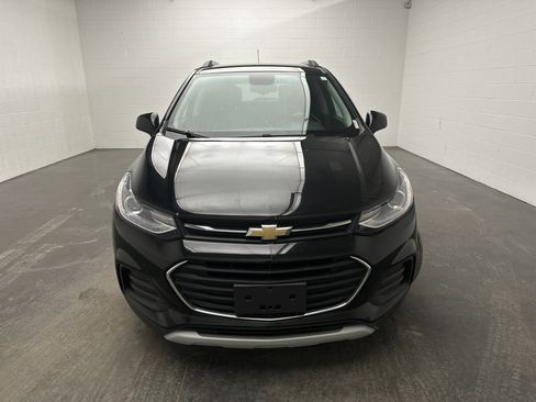 Used 2019 Chevrolet Trax LT w/ LT Convenience Package image 3