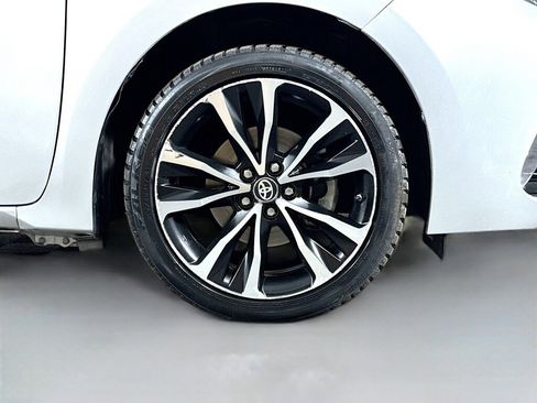 Used 2017 Toyota Corolla SE w/ SE Premium Package FWD image 41