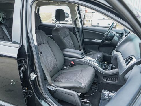 Used 2020 Dodge Journey SE w/ SE Popular Equipment Group image 11