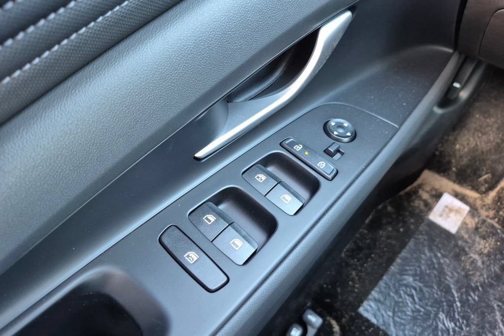 New 2026 Hyundai Elantra Limited FWD image 33