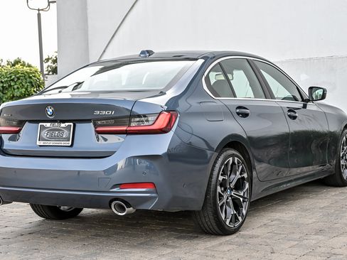 Used 2025 BMW 330i xDrive Sedan AWD/4WD image 7